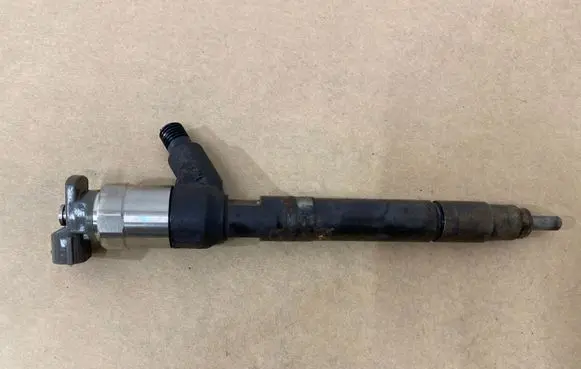 Opel Astra K Fuel injector 55570012 70367 04T