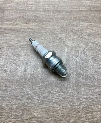 Land Rover Range Rover Classic Spark plug L92YC