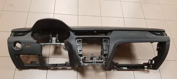 Skoda Octavia Mk3 (5E) Dashboard 5E1857007AD 8V0880204D