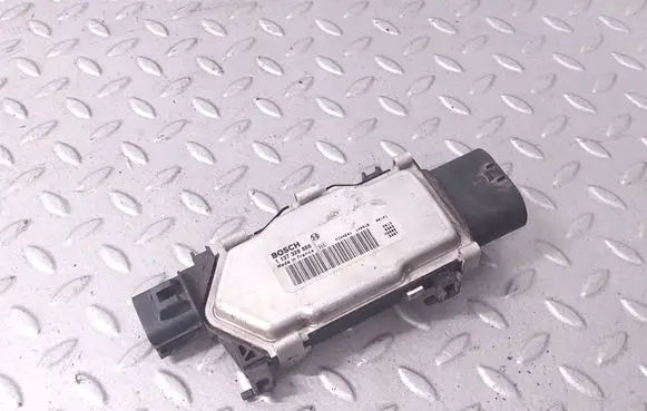 Mercedes-Benz A W177 Fan control module 1137328656