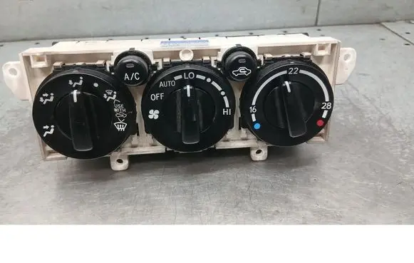Toyota Avensis Verso Air conditioning/heating control unit 5590005091