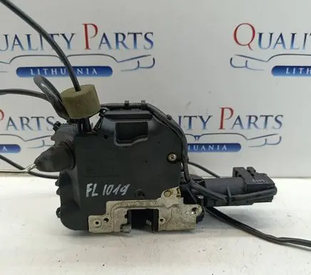 Mercedes-Benz CLS C219 Front door lock 