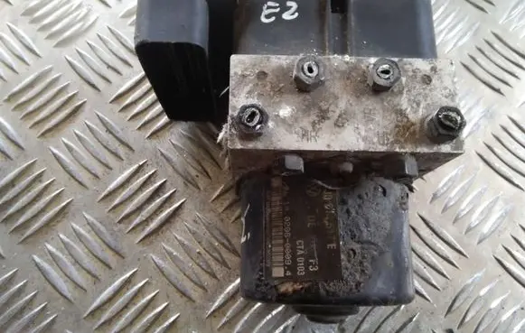 Audi A3 S3 8L ABS Pump 1C0907379E 10096003133 1J0614517E