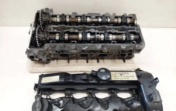 Mercedes-Benz C W204 Engine head A6510109203 R6510160201 A6510150201