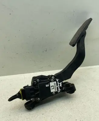 KIA Sportage Accelerator throttle pedal 327001FXXX 050530C0065