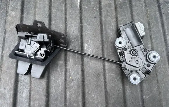 Volvo V60 Tailgate/trunk/boot lock/catch/latch 32149889 31349975