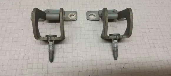 Peugeot 206 Tailgate/trunk/boot hinge