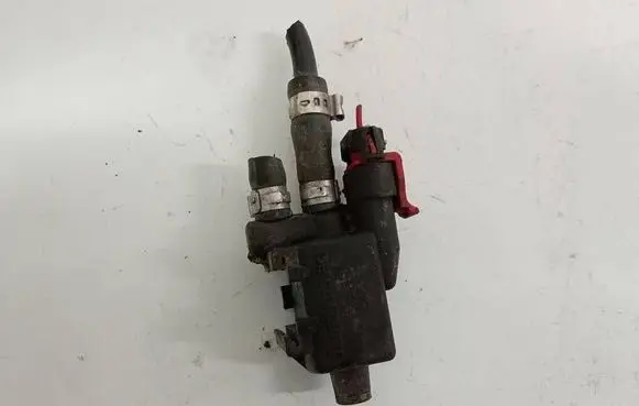 Volvo S40, V40 Valve vacuum N126P2