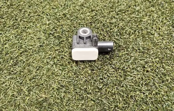 Porsche Cayenne (9Y0 9Y3) Airbag deployment crash/impact sensor 971907651