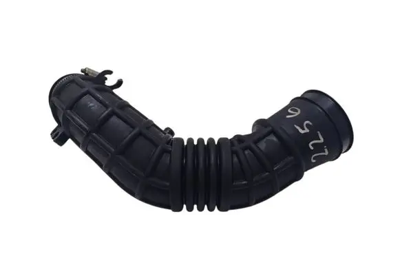 Suzuki SX4 Turbo air intake inlet pipe/hose 