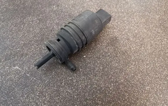 Audi A6 S6 C5 4B Windscreen/windshield washer pump