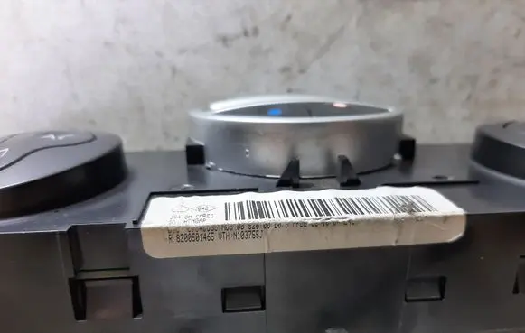 Renault Megane II Climate control unit 8200501465