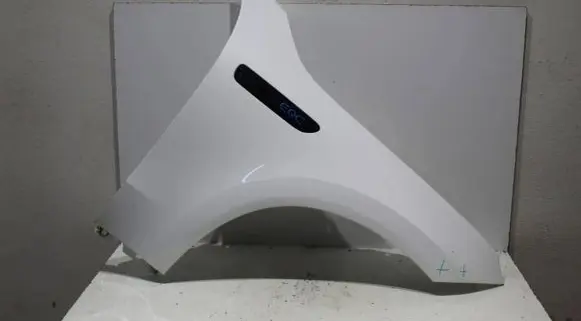Mercedes-Benz EQC Fender
