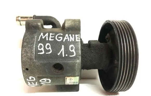 Renault Megane I Power steering pump 26058572