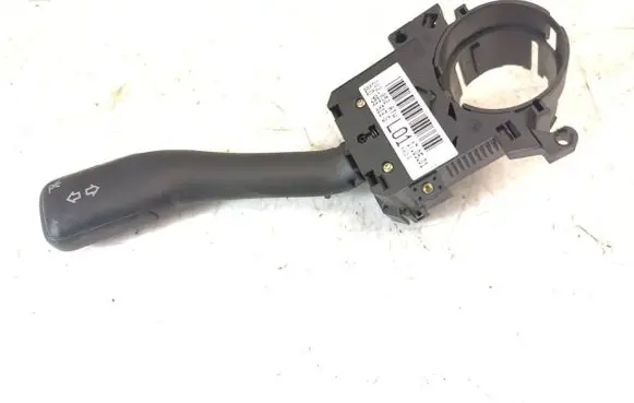 Volkswagen Golf IV Indicator stalk 8L0953513G