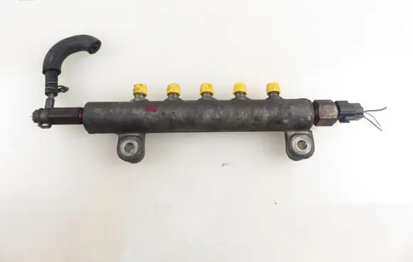 Nissan Primera Fuel main line pipe 