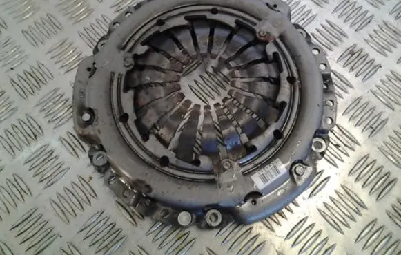 Mercedes-Benz Citan W415 Pressure plate 8200527569