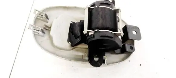 Middle seatbelt (rear)