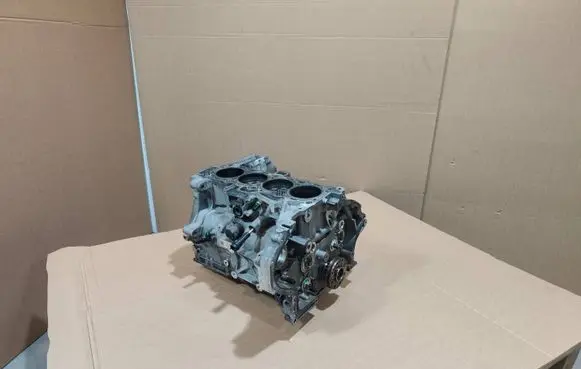 Jaguar F-Pace Engine block PBG4D36015AF 180207194AA1 1801060853AAL