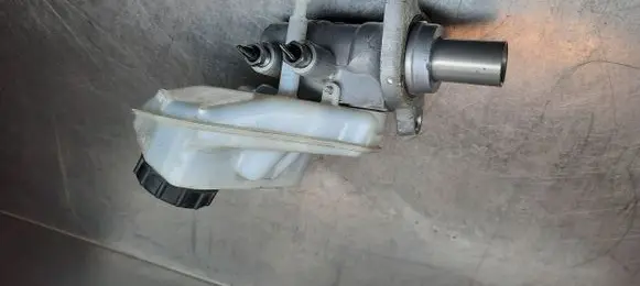 Volvo V70 Master brake cylinder