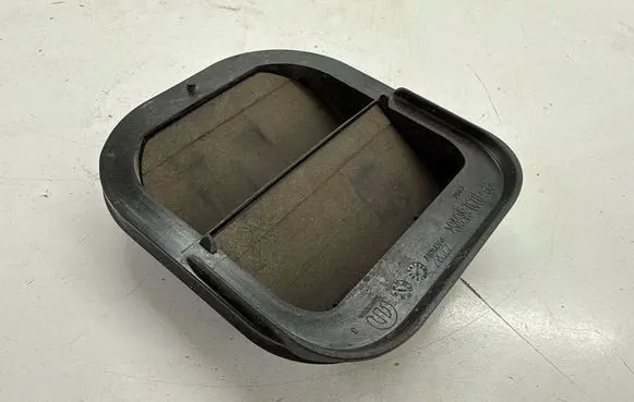 Alfa Romeo Stelvio Quarter panel pressure vent C996 51964784