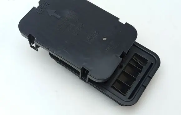 BMW X1 E84 Quarter panel pressure vent 6905748 64226905748