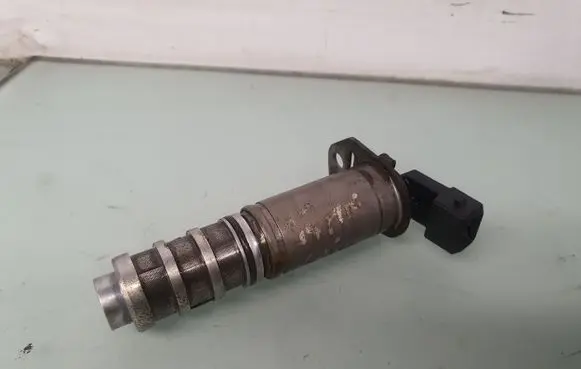 BMW 5 F10 F11 Camshaft vanos timing valve 8605123 11368605123