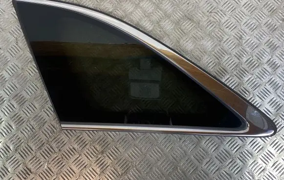 KIA Sorento Rear side window