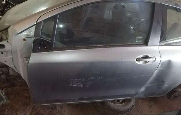 Door (2 Door Coupe)