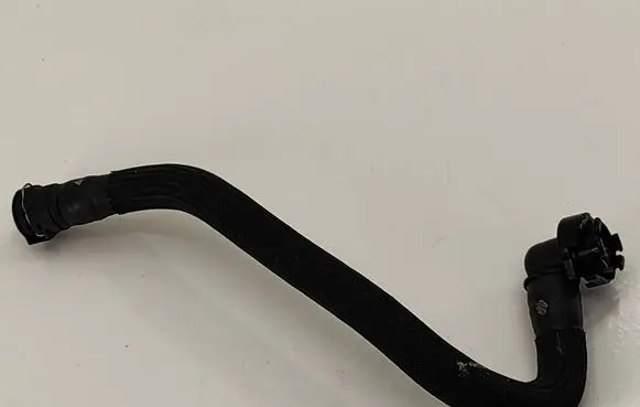 Peugeot 5008 II Engine coolant pipe/hose