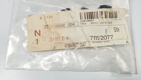 Mercedes-Benz C W204 Front bumper mounting bracket A2048852114