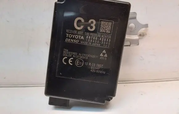 Toyota RAV 4 (XA40) Tire pressure control unit 8976042033 1584003540