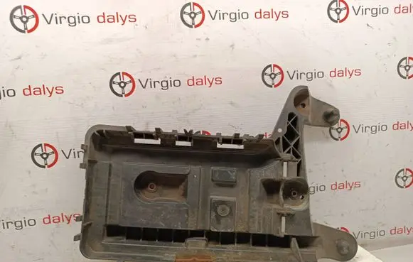Volkswagen PASSAT B6 Battery box tray 1K0915333