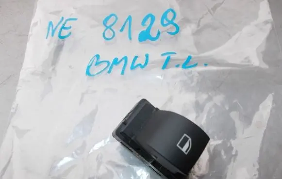 BMW 1 E81 E87 Electric window control switch 6945874