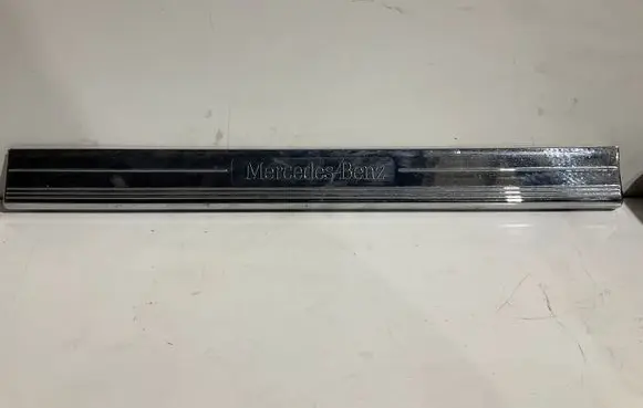 Mercedes-Benz CLS C219 Side skirt front trim A2196800135 2196800135