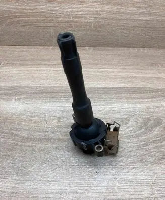 BMW 5 E39 High voltage ignition coil 1748017 11860