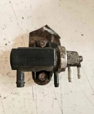Mercedes-Benz Vito Viano W639 Turbo solenoid valve A0041539328