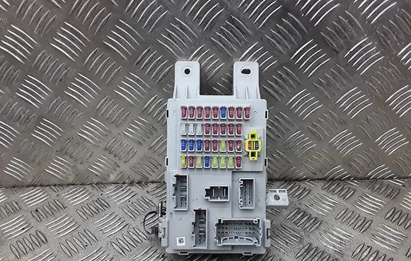 Hyundai H-1, Starex, Satellite Fuse module 919504h072