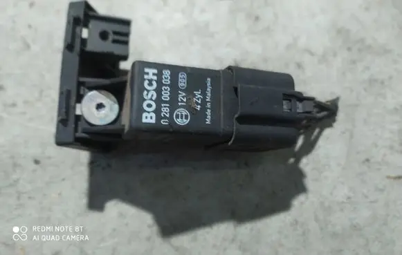 Volkswagen Touran I Glow plug pre-heat relay 038907281D