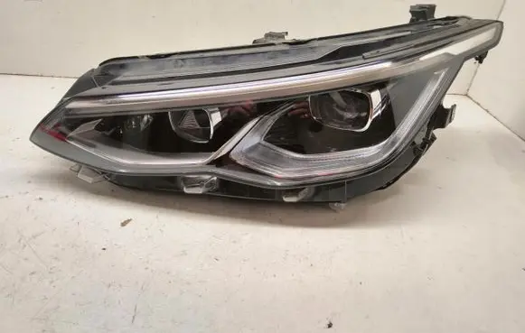 Volkswagen Golf VIII Headlight/headlamp