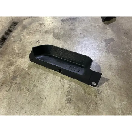 Nissan NV300 Front sill trim cover 769518239R