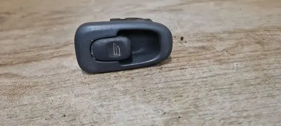 Volvo S70 V70 V70 XC Electric window control switch 9496600