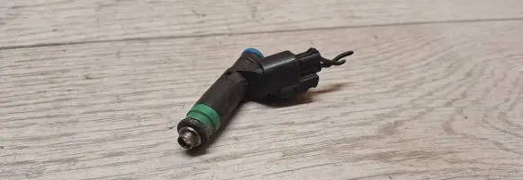 Jeep Grand Cherokee (WK) Fuel injector 53032704ab