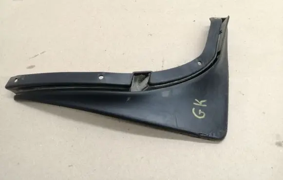 Skoda Octavia Mk2 (1Z) Rear mudguard 1Z0821821
