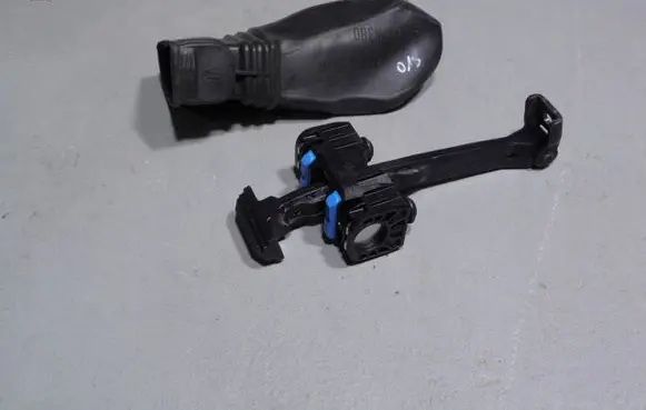 Audi A8 S8 D4 4H Front door check strap stopper 4H0837249