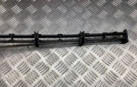 Opel Astra G Front bumper lower grill 09132136