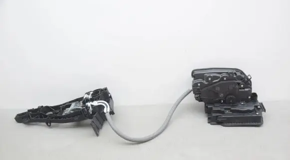 BMW X5 F15 Coupe door lock (next to the handle) 7304803