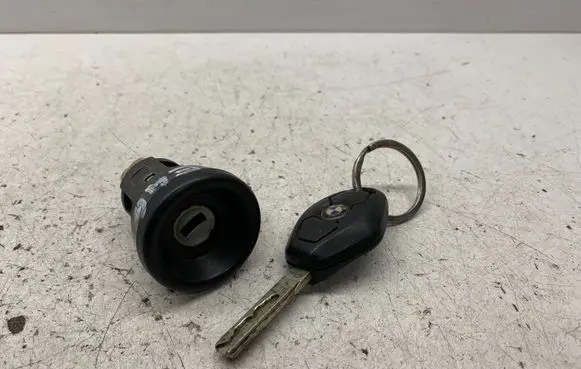 BMW 3 E46 Ignition lock 1094686 11585299 8379345