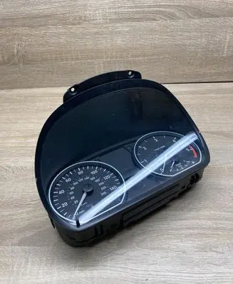 BMW 1 E81 E87 Speedometer (instrument cluster) 1041568 1042775 MPH
