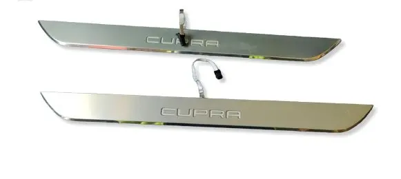 Seat Leon (5F) Front sill trim cover 5F4947417D